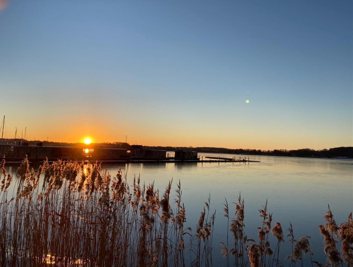 Hausboot Fjord Claudia Schleswig Hotel Екстериор снимка