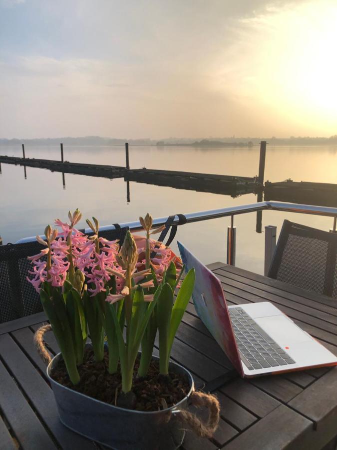 Hausboot Fjord Claudia Schleswig Hotel Екстериор снимка